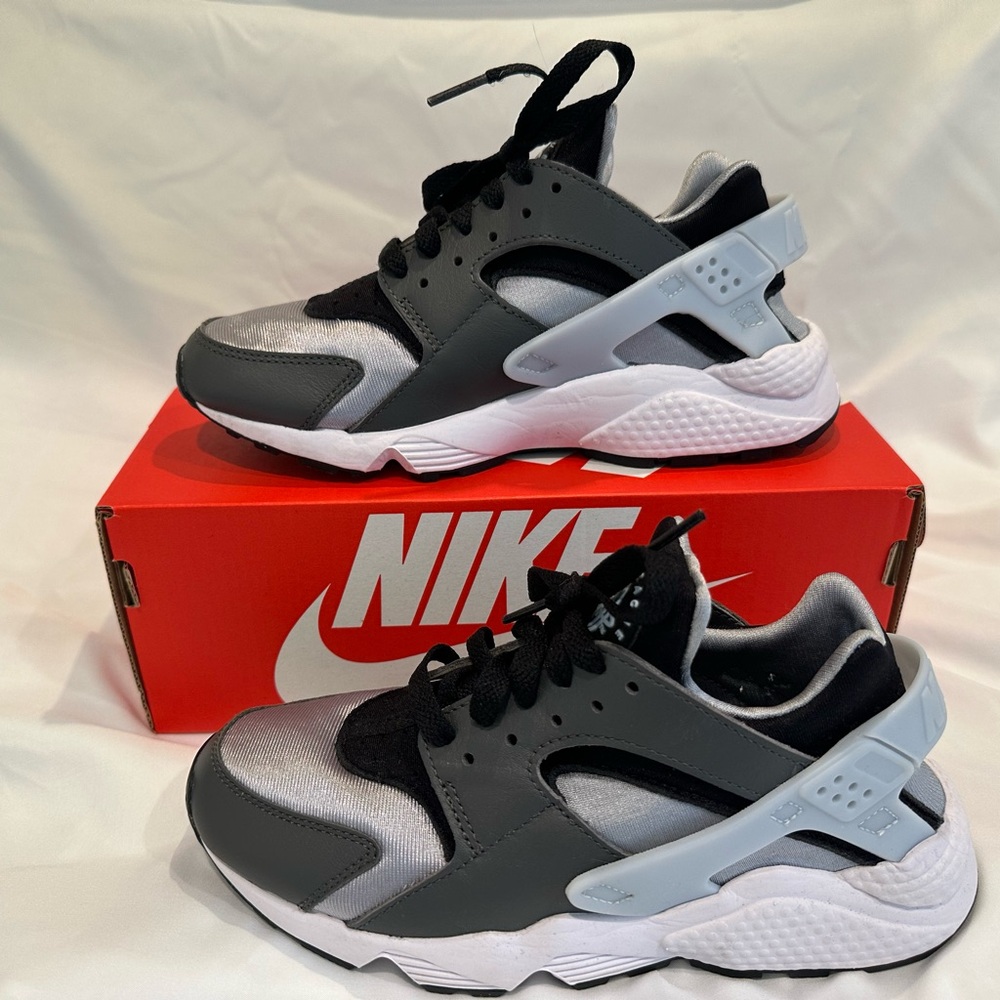Nike Kids' Huarache Shoes - Black and Grey